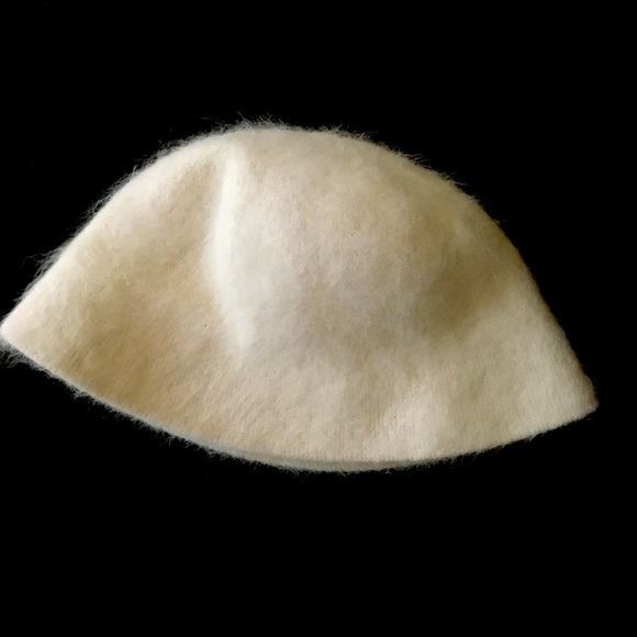 Fuzzy White Bell Hat 🤍Angora & Cotton - Picture 4 of 6